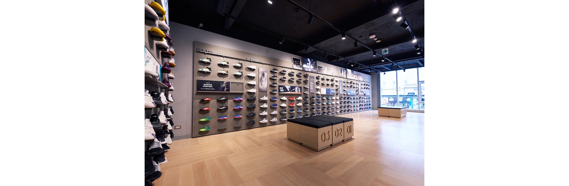 全新開幕adidas西門漢中門市，擁有全台adidas最大運動鞋牆，最新商品同時完整呈現。 2