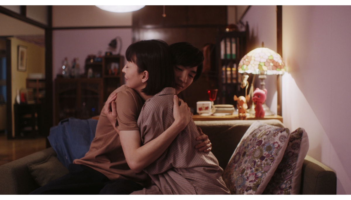 【用甜酒漱口】劇照-松雪泰子(右)更在片中主動向清水尋也(左)獻吻，展現可愛小女人面貌